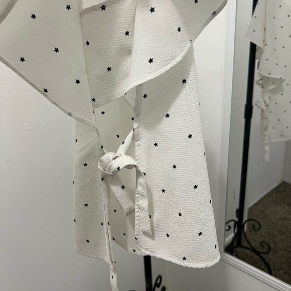 Elodie White Flutter Sleeve Blouse with Tie Front - Picture 5 of 14